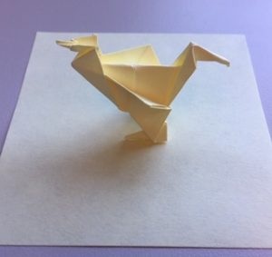 photo of origami hen made out of a post-it